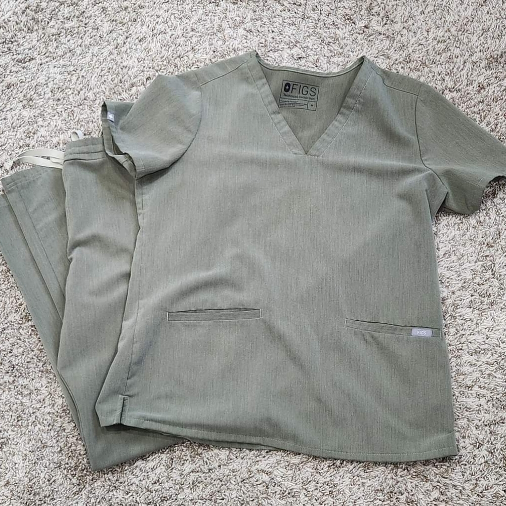 Figs scrubs set